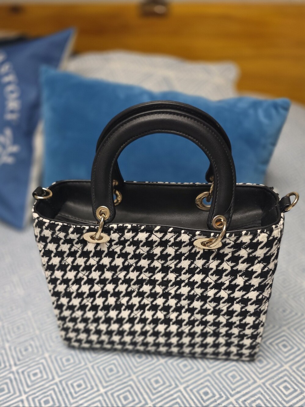 Handbag
